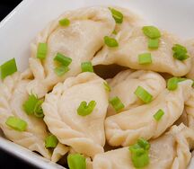 Вареники с творогом и зеленью