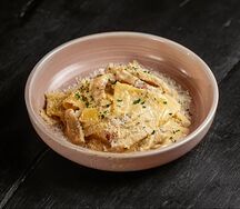 Лапша с курицей и беконом