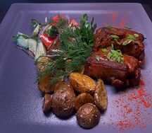 Свиные ребра с авторским соусом