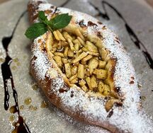 Лодочка с яблоком и корицей