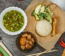 Ком Лон, суп Бо и салат