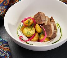 Говяжий язык с картофелем и хреном