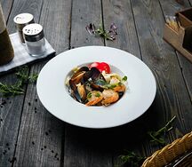 Нери с морепродуктами 