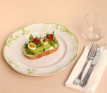 Тост с авокадо и сыром фета