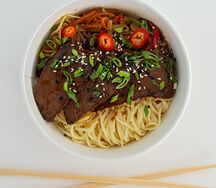 Лапша с говядиной и овощами