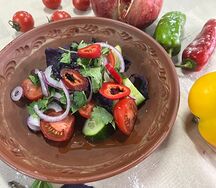 Салат по-грузински с грецким орехом