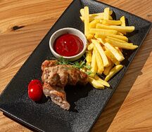 Мини-люлики с картофелем фри и кетчупом
