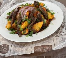 Жаркое из говядины с картофелем и овощами