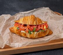 Круассан с сёмгой