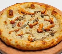Пицца с грибами маленькая