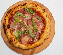 Пицца Парма с рукколой