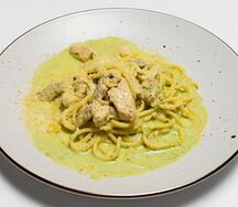Паста Курица в соусе песто