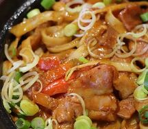 Удон с беконом и перцем