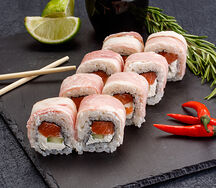 Ролл в беконе