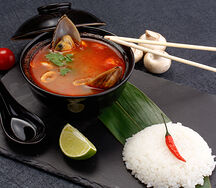 Том-ям с морепродуктами