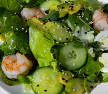 Салат с креветками и авокадо