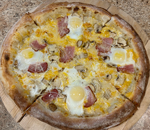 Пицца Карбонара неаполитанская