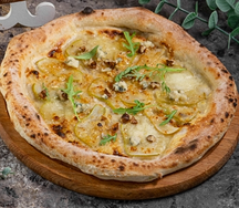 Пицца с грушей и дорблю