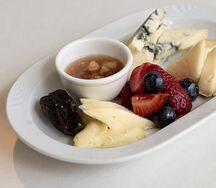 Формаджи горгонзола, бри, таледжо