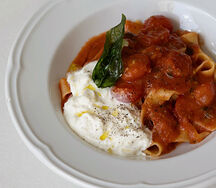 Паппарделле маринара со страчателлой