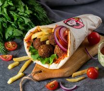 Гирос с фалафелем