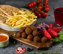 Сувлаки с фалафелем