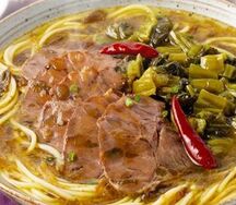 52 Рисовая лапша с телятиной и маринованной капустой