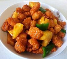 13 Курица в кисло-сладком соусе с ананасом 