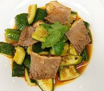 №9 Салат из огурцов с говядиной