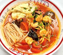 58 Рисовая лапша с креветками и томатами