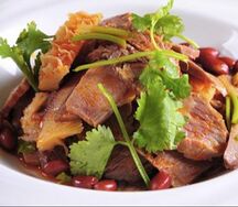 №3 Салат из говяжьего ассорти в остром срорусе