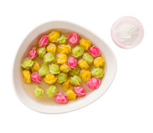 Цветные пельмени на курином бульоне