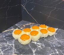 Запечённый ролл со спайси-соусом