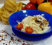 Феттуччине с курицей и грибами