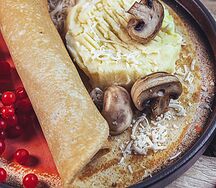 Блин с картофелем, сыром и грибами