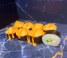 Запечённый ролл с жареной курицей