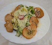 Цезарь с курицей