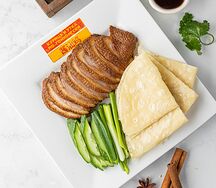 Утиная грудка с паровыми блинчиками