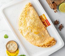 Омлет с курицей, томатами и сыром