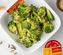 Брокколи с зеленью и чесноком