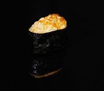 Гункан с кальмаром