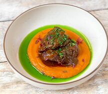 Томленая баранина с пюре из батата