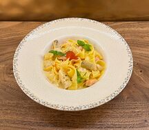 Тальятелле с лососем и артишоками