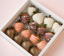 Клубничный бокс (молочный шоколад) на 16 клубник