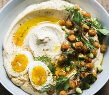 Хумус с яйцом