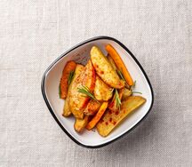 Запечённый картофель с морковью и розмарином