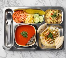 Обед с фалафелем