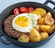 Бифштекс из мраморной говядины с картофелем стоун