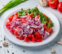 Салат Ачик-чучук на компанию