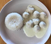 Куриные фрикадельки с рисом